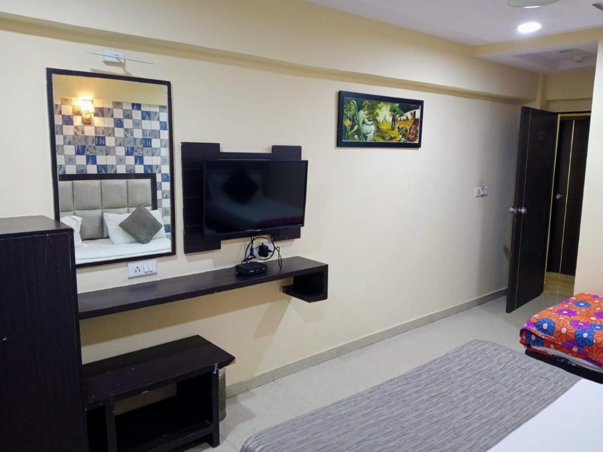Hotel Dream Inn Ахмедабад Екстериор снимка
